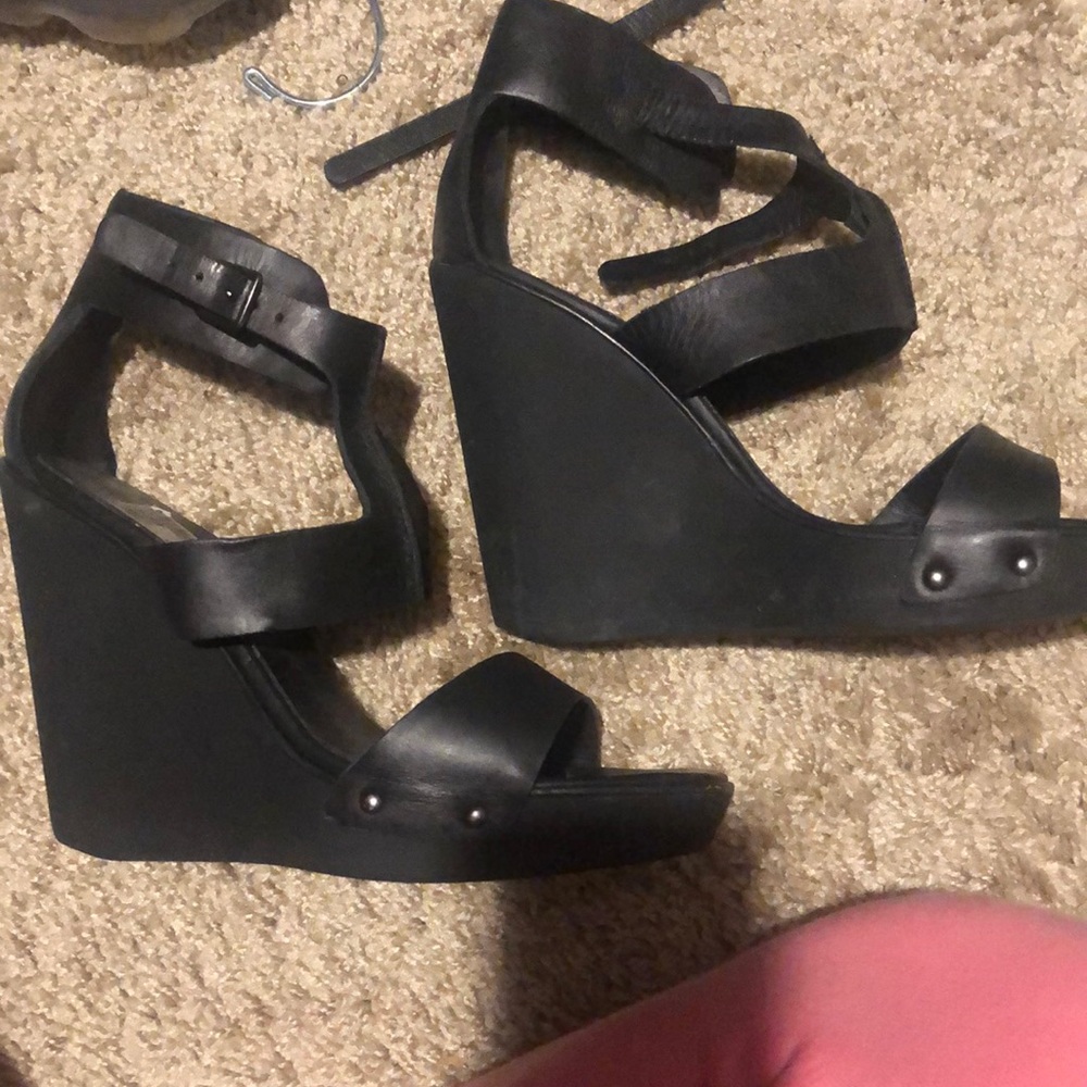 Joes jeans black leather wedge Gladiator sandals